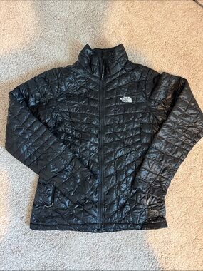The North Face Women's Black Quilted Puffer Jacket Thermoball